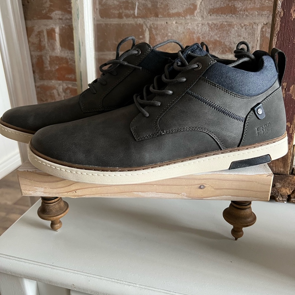 NWT and box never worn men’s B-52 dark gray side 13